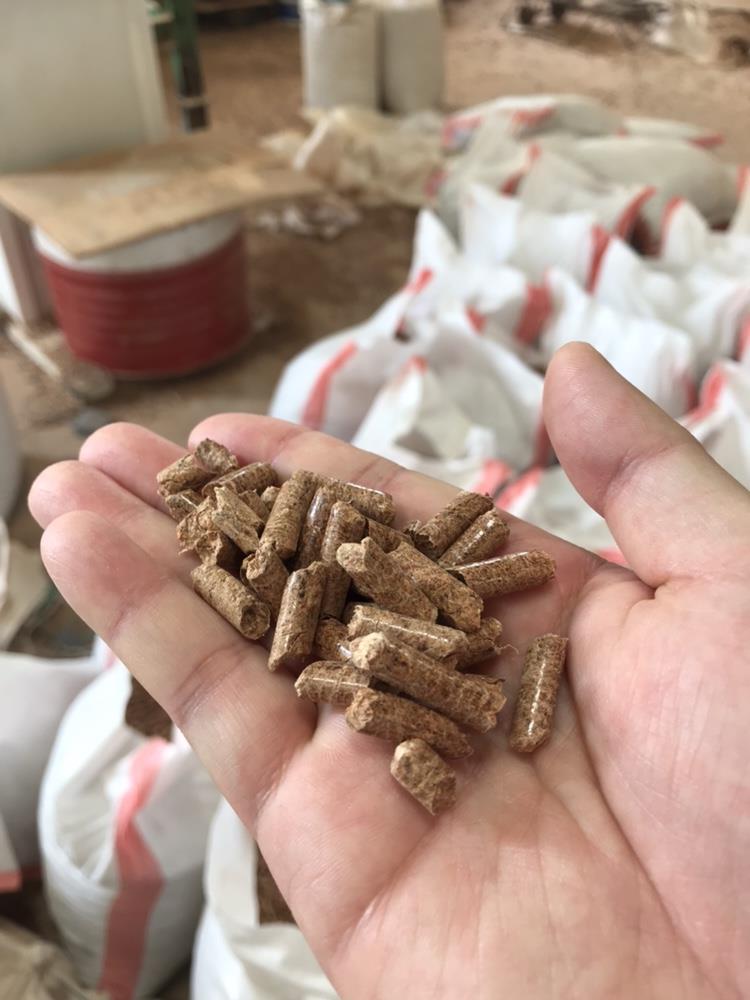 Informació: Comparació detallada de combustible de bricola sòlida de biomassa...